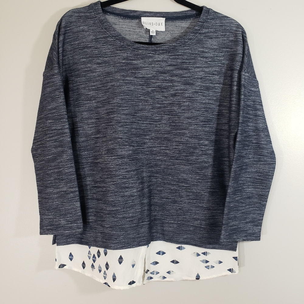 OLIVE + OAK mock layer round neck top SzS